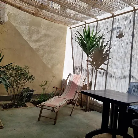 Petite Maison Avec Une Cour شقة